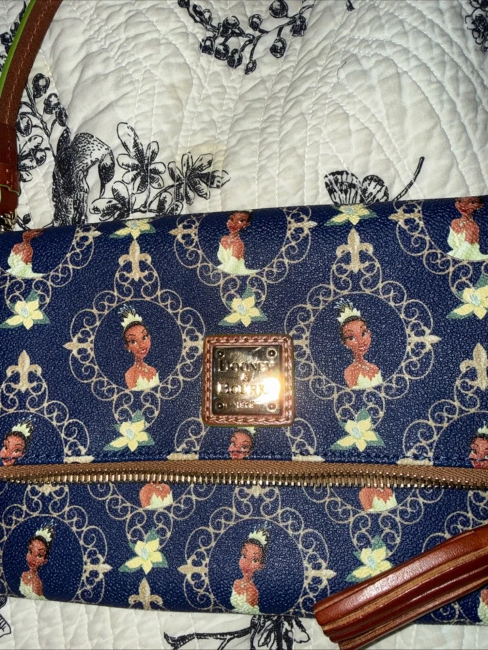 Tiana Disney Dooney and Bourke clutch or crossbody purse - Picture 3 of 14